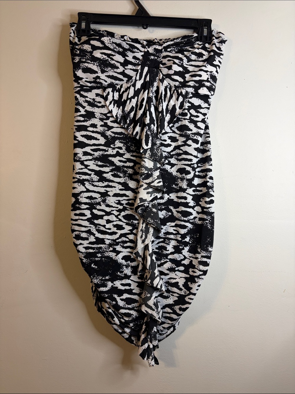 Dots Black and White Animal Print Strapless Top GUC Size Small #81 🏷️